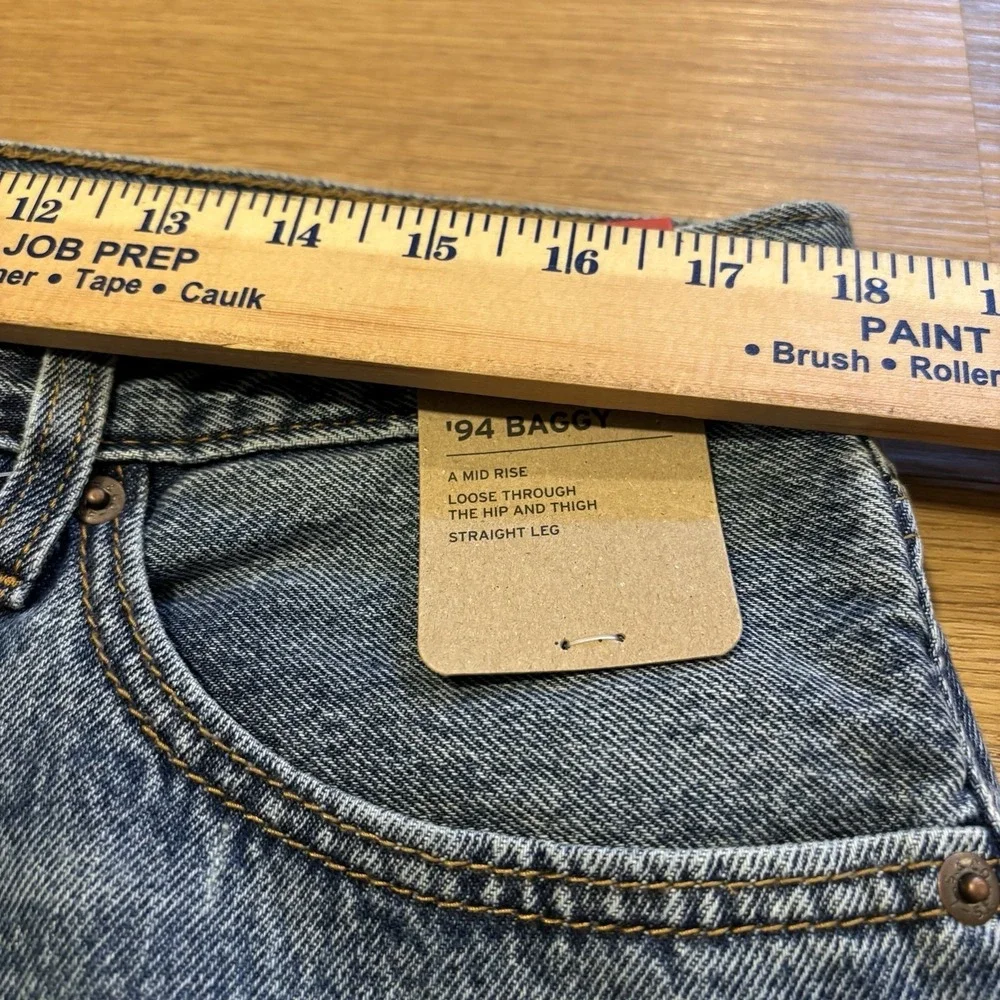 Levi's '94 Baggy Mid Rise Loose Hip and Thigh Straight Leg Blue Jeans 32x31 NWT‎